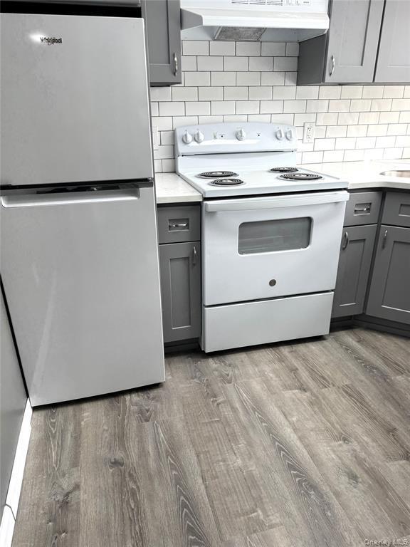 Building Photo - 23 Collegeview Ave