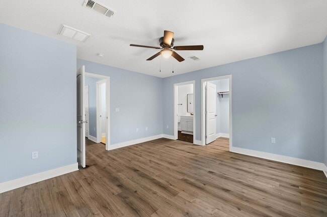 Building Photo - 140 Kinley Ave