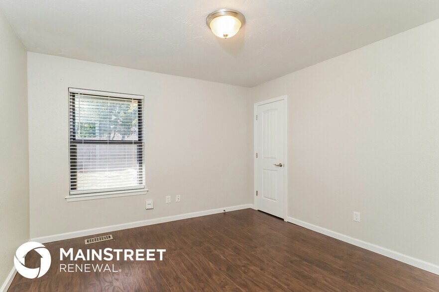 Building Photo - 12 Pueblo