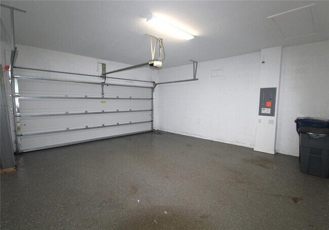 Building Photo - 11819 Brookside Dr