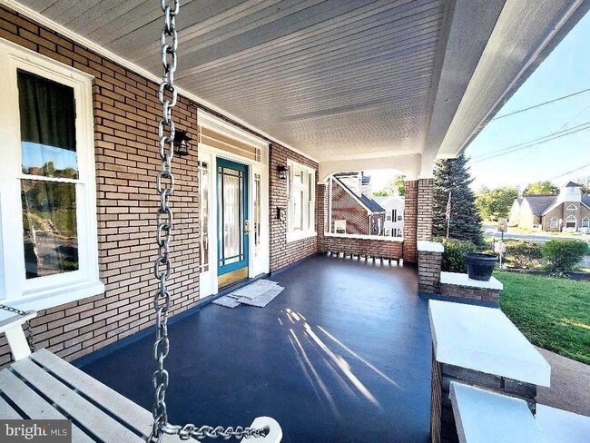 Building Photo - 515 Fourth St