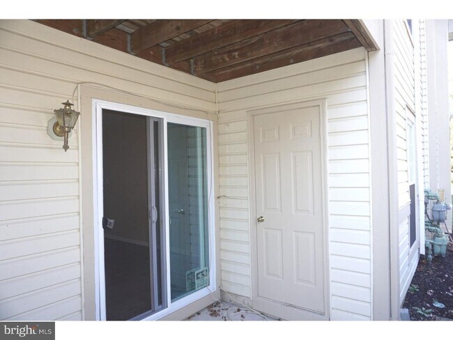 Building Photo - 509 Steeplechase Ct