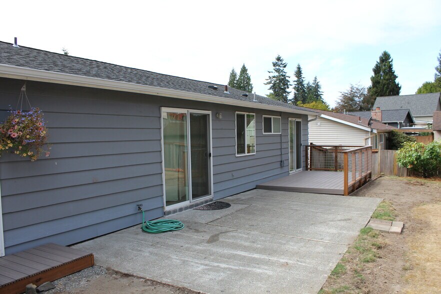 Patio - 5219 172nd St SW