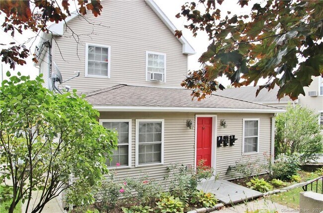 Building Photo - 673 Hope St