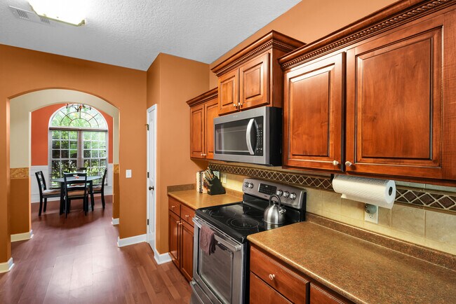 Building Photo - 68 Lincoln Way