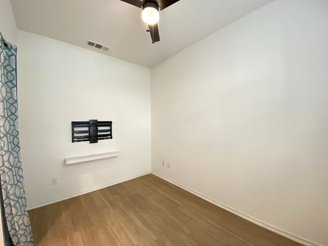 Building Photo - 3 bed, 3.5bath wihtin The Pacific Ridge Community in Oceanside