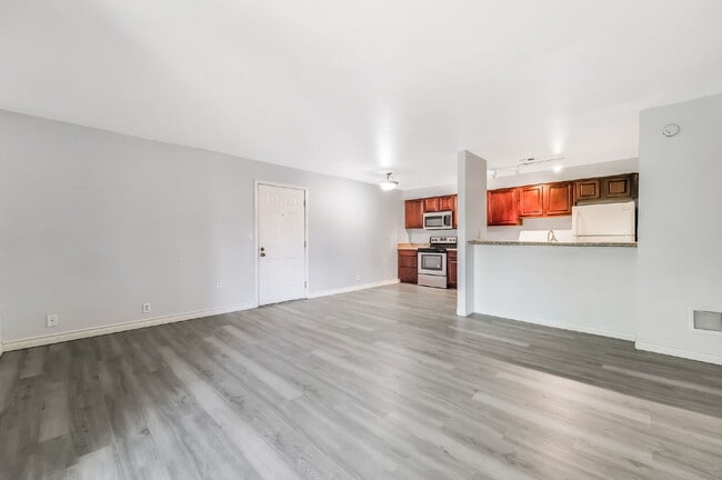 Building Photo - Guard Gated Community - 2 bedroom and 1 bathroom, Upstairs Unit Private Balcony Over looking Park...