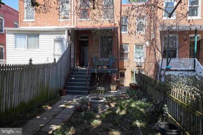 Building Photo - 1427 East Capitol St NE