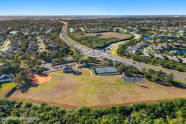 Building Photo - 4426 Four Lakes Dr