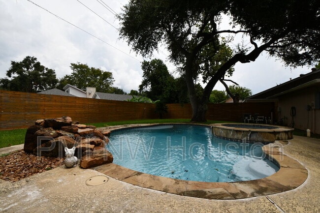 Building Photo - 3410 Plum Brook Ln