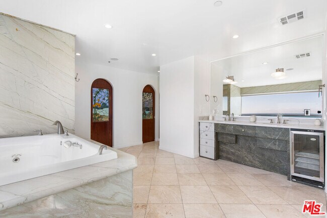 Building Photo - 17737 Porto Marina Way