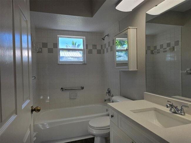 Building Photo - 118 29th St NW