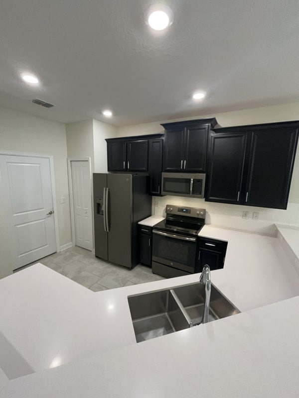 Building Photo - 1058 Quaker Rdg Ln