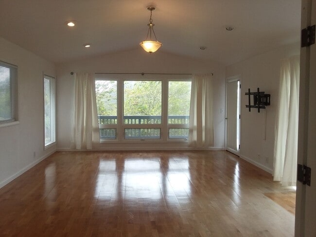 Building Photo - 64-5312 Iokua Place