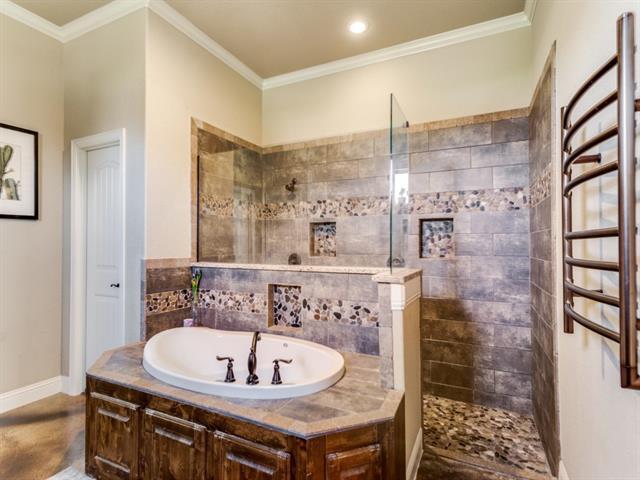 Building Photo - 146 Fawna Dr