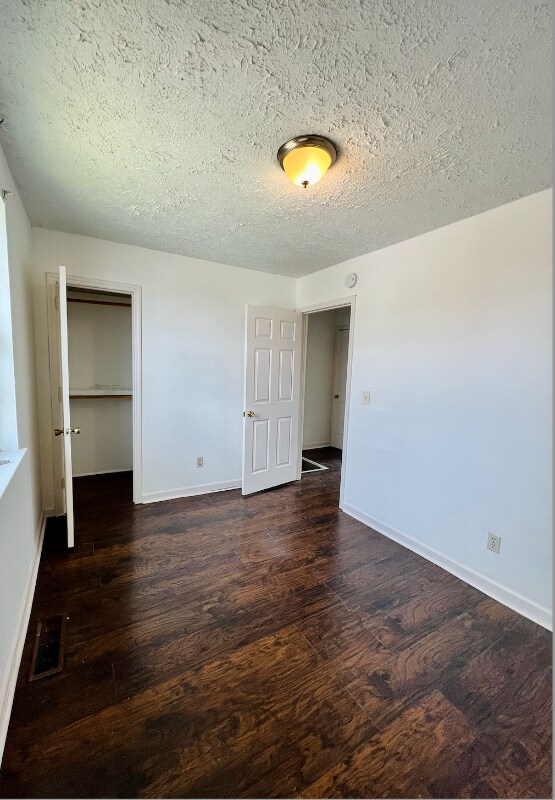 Building Photo - 2439 Paulawood Dr