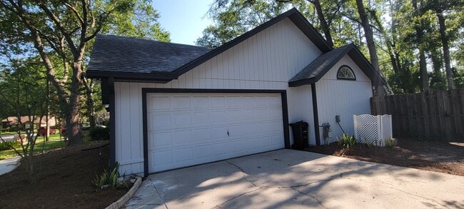 Building Photo - 3 Bedroom/2 Bath Home in Cherry Tree