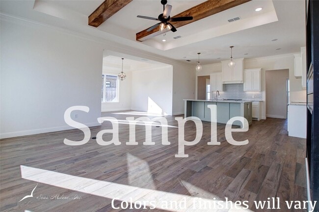 Building Photo - Stunning 4-bedroom, 2-bathroom home