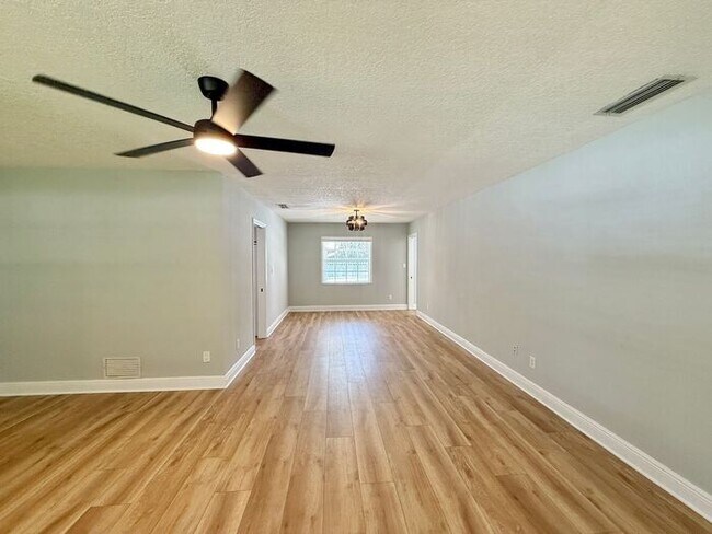 Building Photo - 4/3 WINTER PARK POOL HOME WITH WINTER PARK SCHOOLS! (Orange County Winter Park Schools)