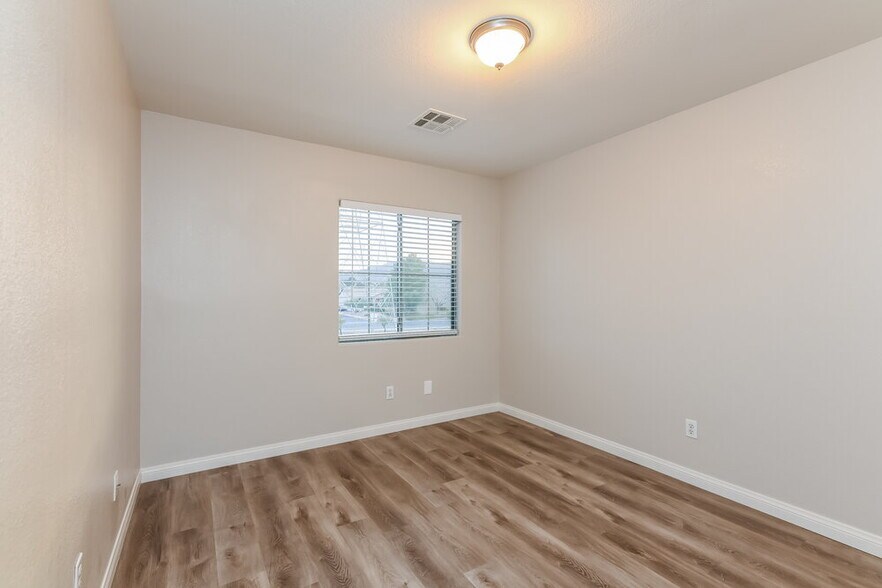 Building Photo - 328 Sweet Sugar Pine Dr
