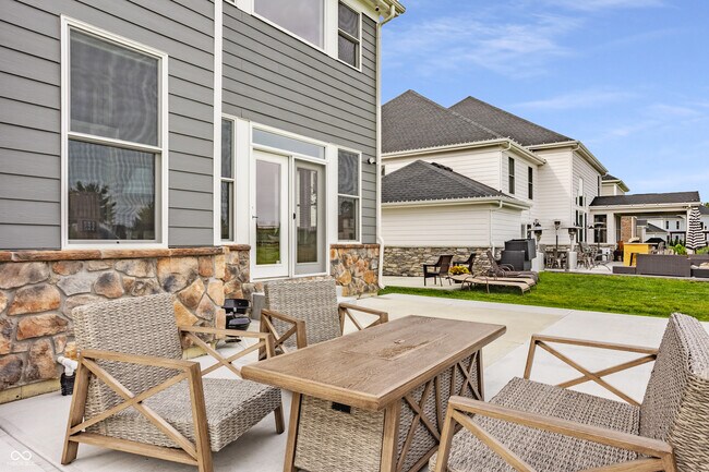 Building Photo - 14662 Golden Fox Ct.
