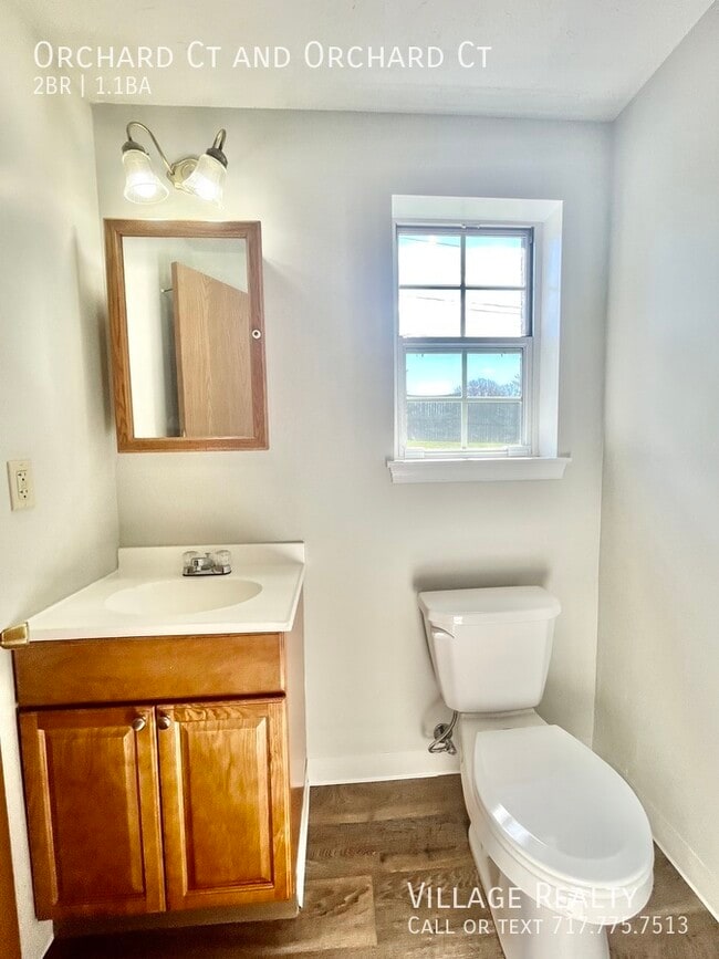 Building Photo - 402 Orchard Ct