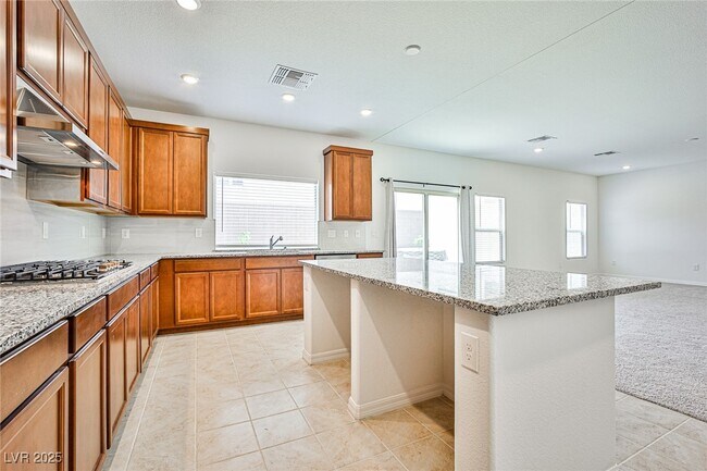 Building Photo - 7523 Castlegreen Ave