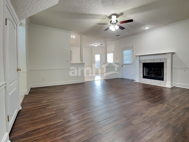 Building Photo - 6207 Chester Cv