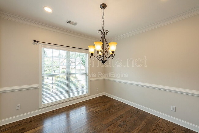 Building Photo - 1540 Hampton Hollow Dr