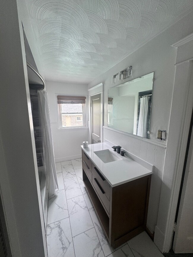 Building Photo - 5017 Highland Park Ave