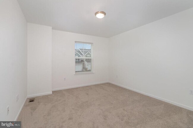 Building Photo - 104 Emma Cir