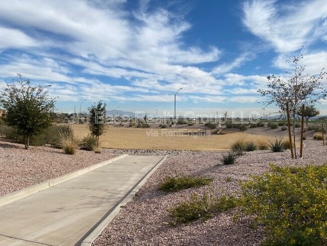 Building Photo - 24402 W Pueblo Ave