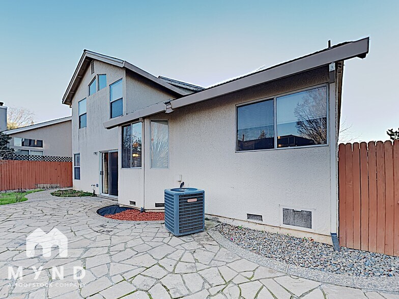 Building Photo - 9413 Redwater Dr