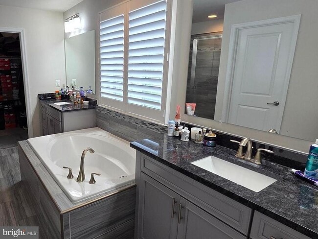 Building Photo - 4533 Shakespeare Cir