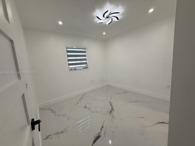 Building Photo - 11805 SW 185th St