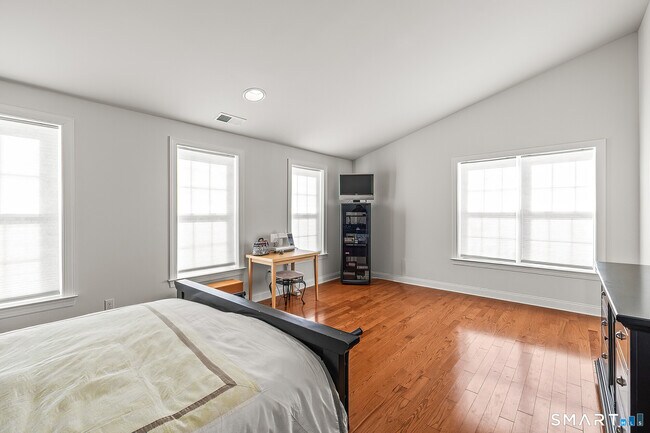 Building Photo - 1 Wilderswood Way