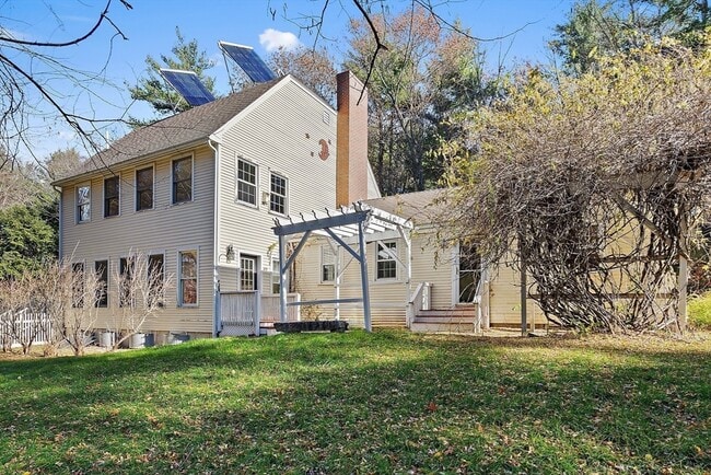 Building Photo - 379 Concord Rd