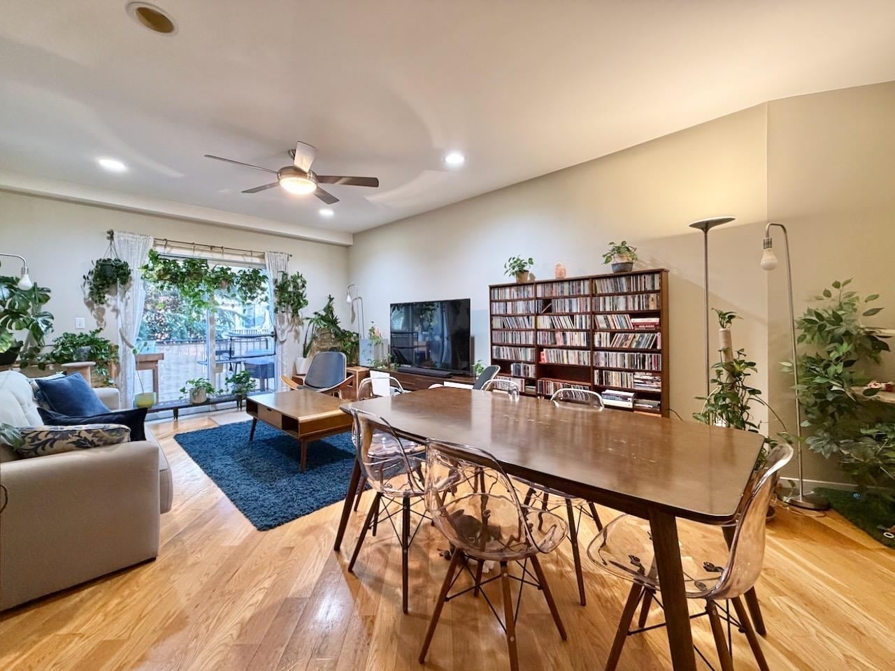 Building Photo - 83 Monroe St