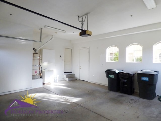 Building Photo - Modern Three-story 5 Bed 3.5 Bath 2,601 sqft Fair Oaks Home