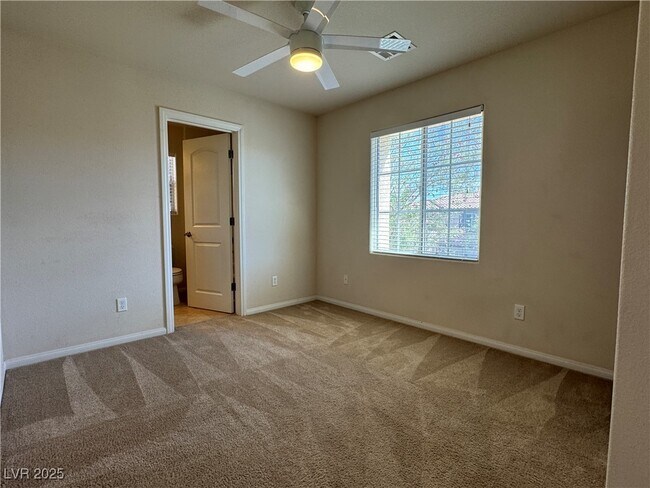 Building Photo - 8278 Apple Barn Ave