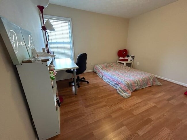 Building Photo - 416 Canterbury Pl Dr