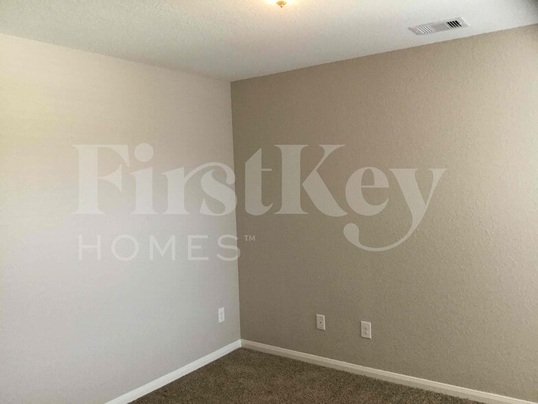 Building Photo - 139 Piney Pathway