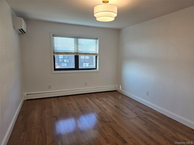 Building Photo - 240-36-240-70 70th Ave