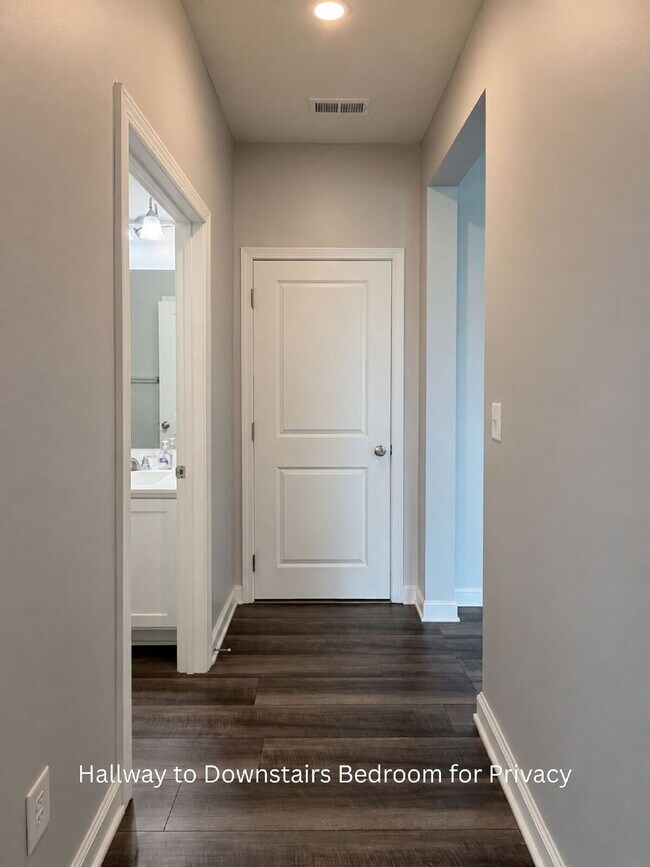 Building Photo - Spacious 5BR Home with Loft in Swim Community