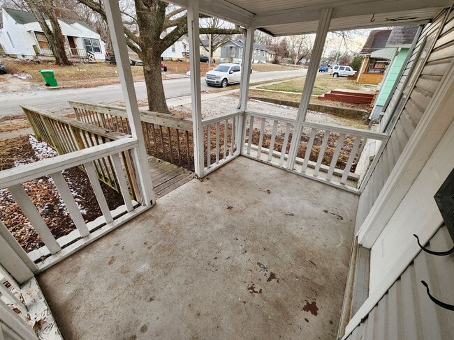 Building Photo - Spacious 3-Bedroom, 1-Bathroom Home AVAILABLE NOW!!