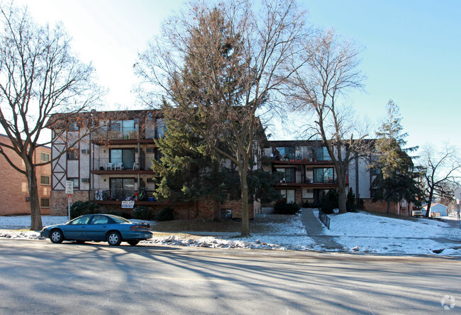 Primary Photo - 3300 Minnehaha Ave