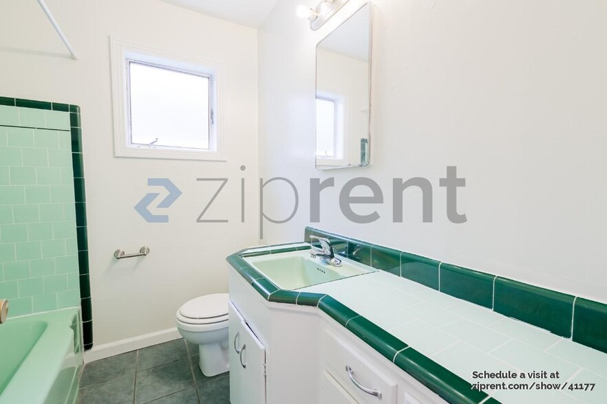 Building Photo - 2729 57th St
