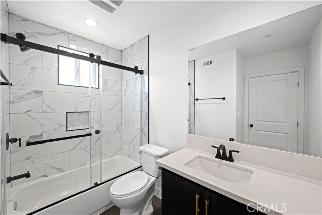 Building Photo - 1039 W 43rd St