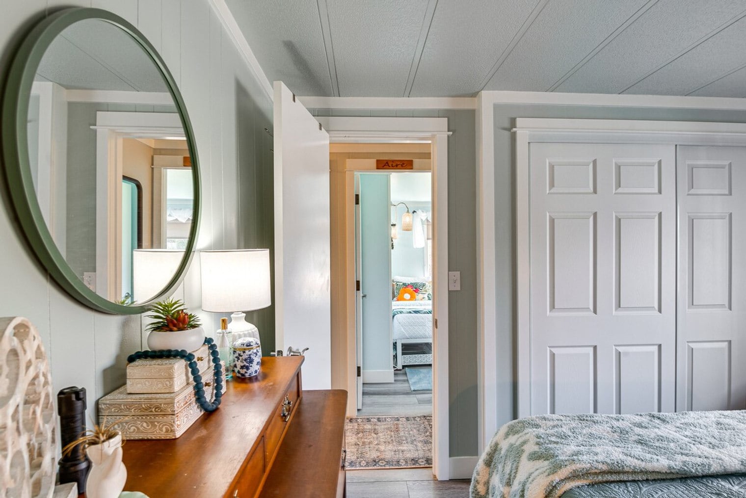 Building Photo - 4876 Railroad Ave