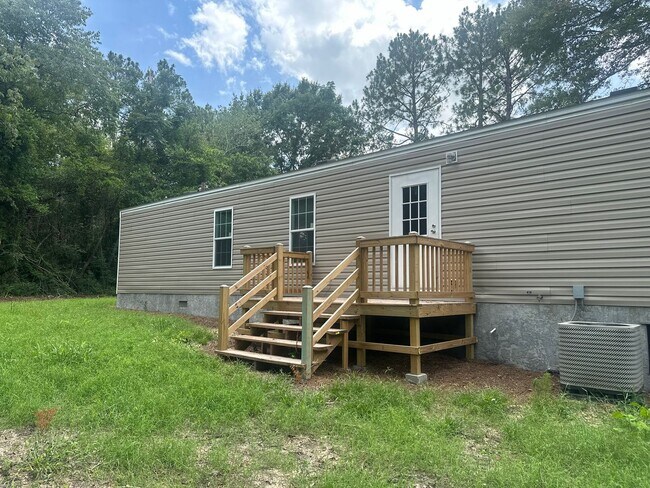 Building Photo - 2 Bed 2 Bath mobile home
